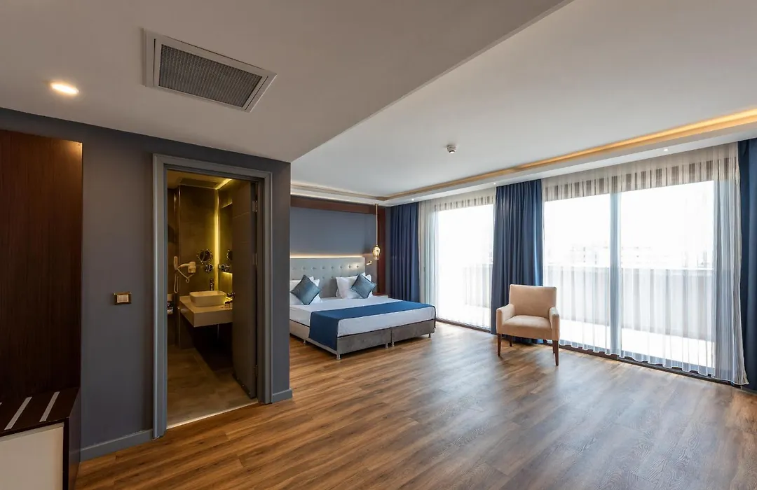 Nova Plaza Crystal Hotel & Spa-1