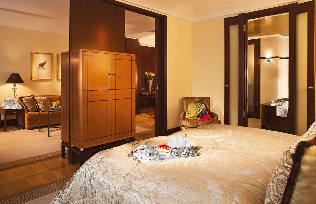 Hotel Adlon Kempinski Berlin-1