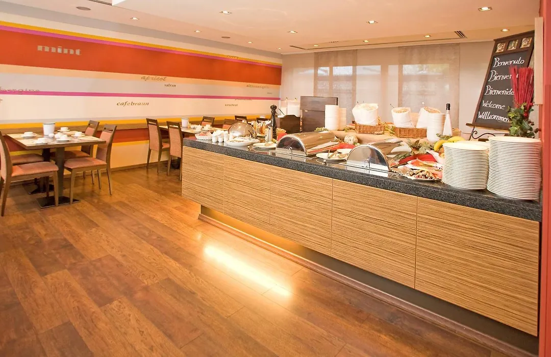 Mercure Hotel Koeln Belfortstrasse-1