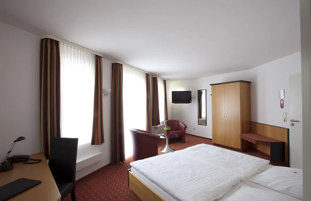 Hotel Am Braunen Hirsch-1