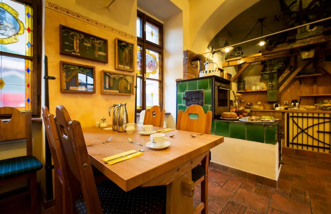 Hotel Selsky Dvur - Bohemian Village Courtyard-1