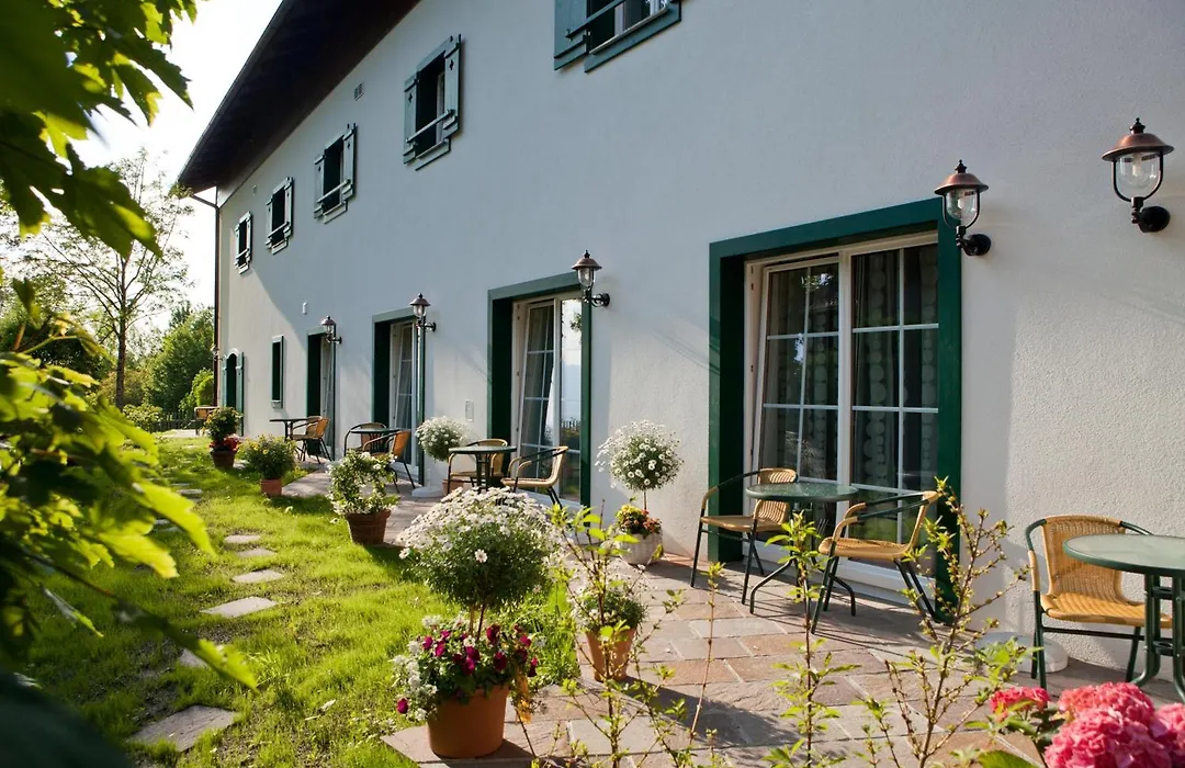 Romantik Hotel Die Gersberg Alm über Salzburg mit Outdoorpool-1