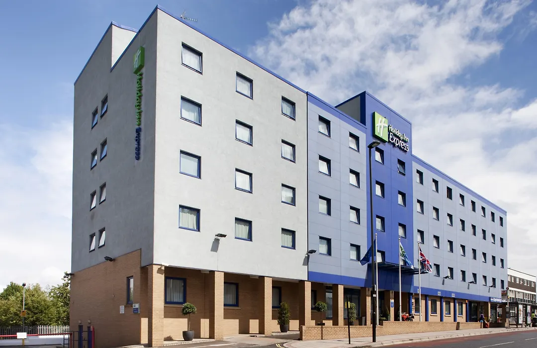 Holiday Inn Express Park Royal By Ihg-1