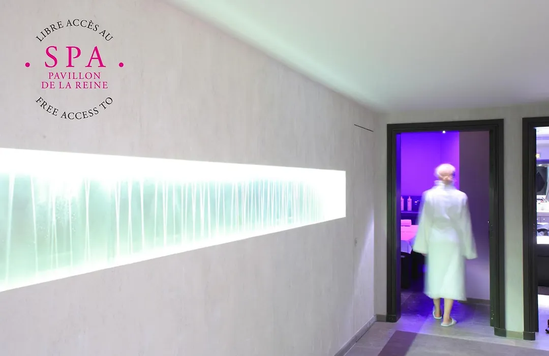 Hotel Du Petit Moulin, Haute Couture Hotel By Lacroix-1