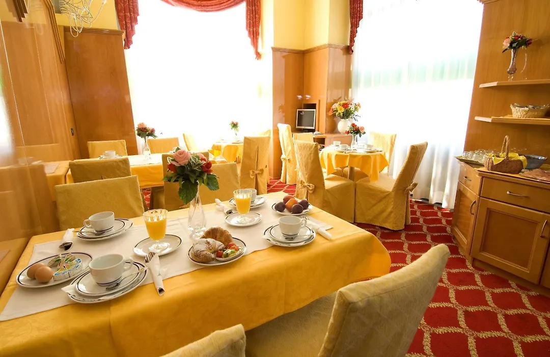 Hotel Cinque Giornate-1
