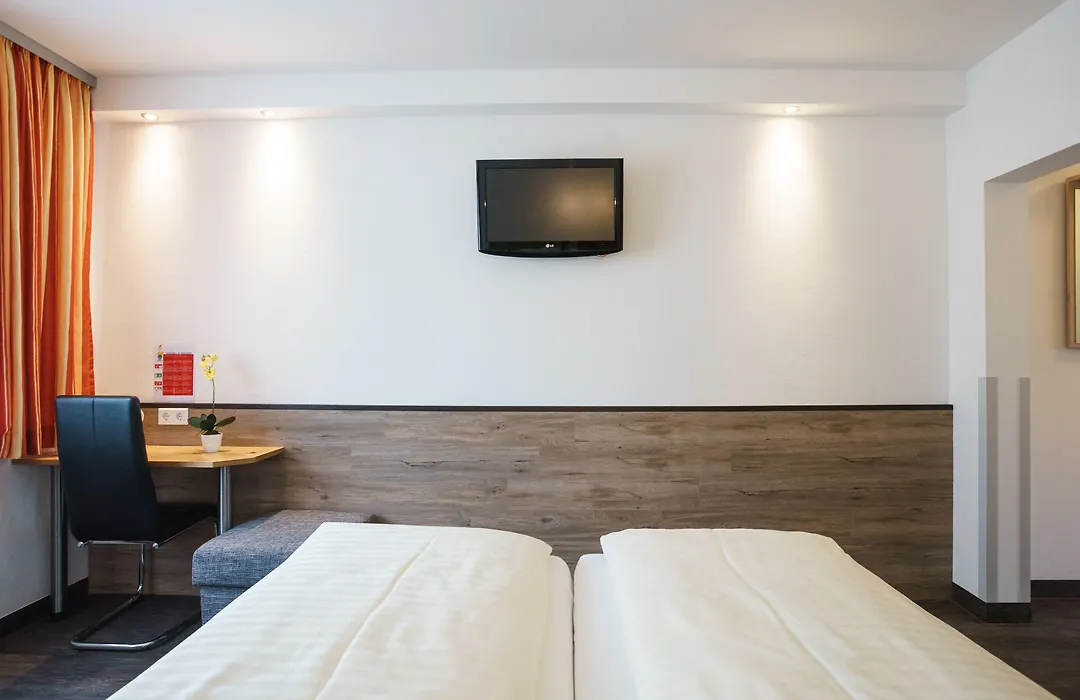 Hotel Drei Kreuz-1