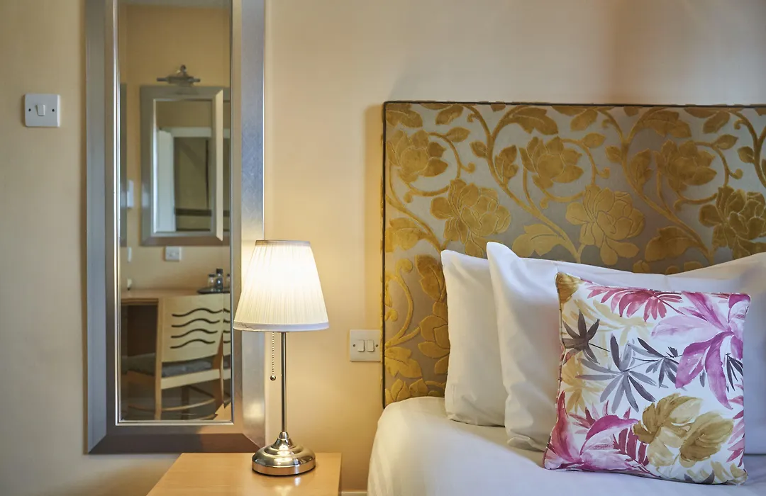 Antoinette Hotel Wimbledon-1