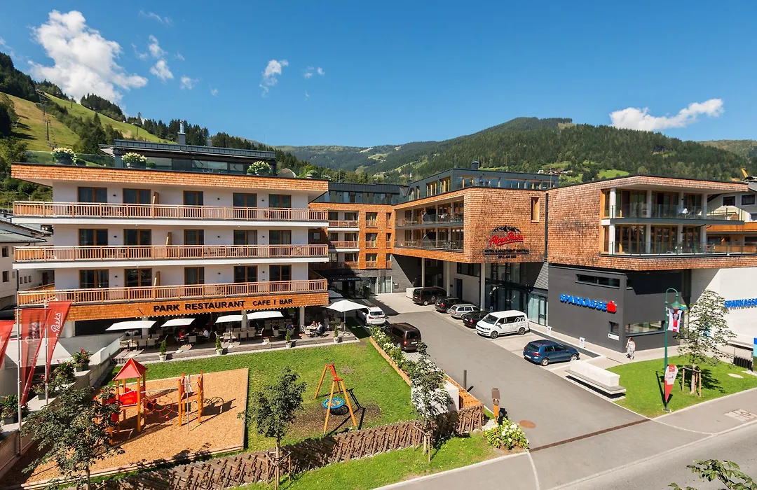 AlpenParks Hotel&Apartment Central Zell am See-1