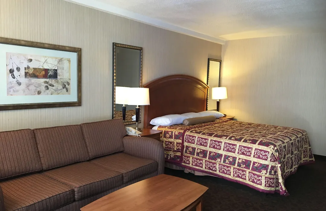 Royal Pacific Motor Inn-1