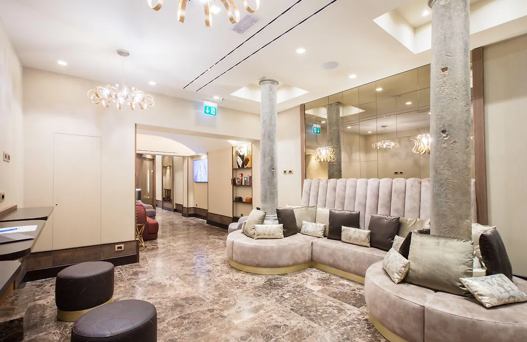 Solo Experience Hotel-1