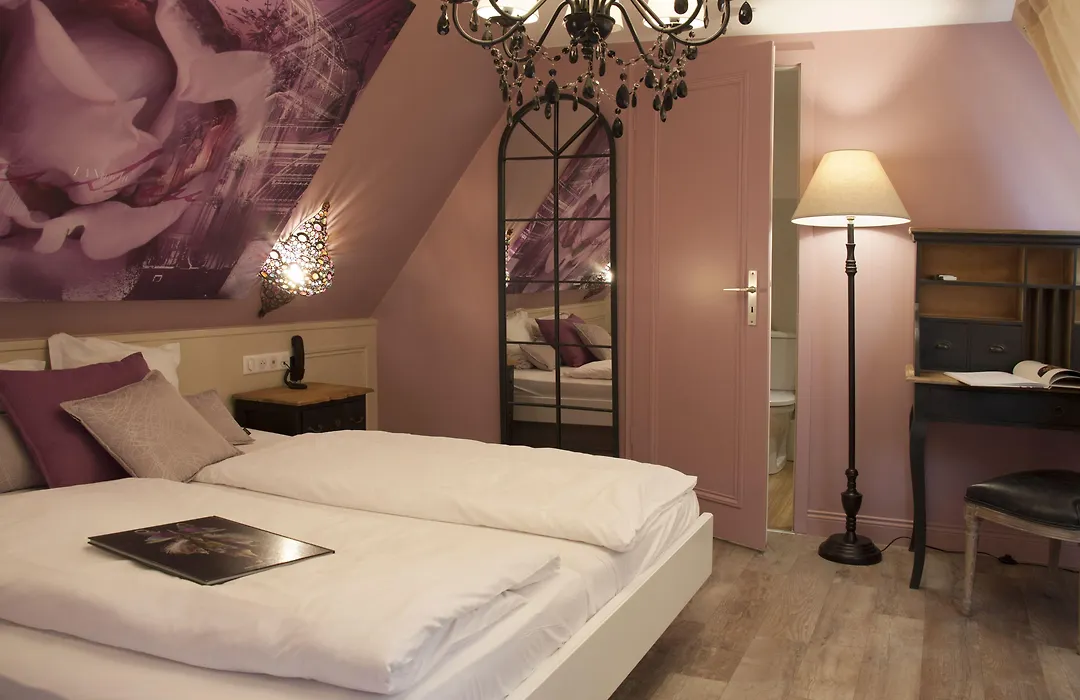 Hotel Roses-1