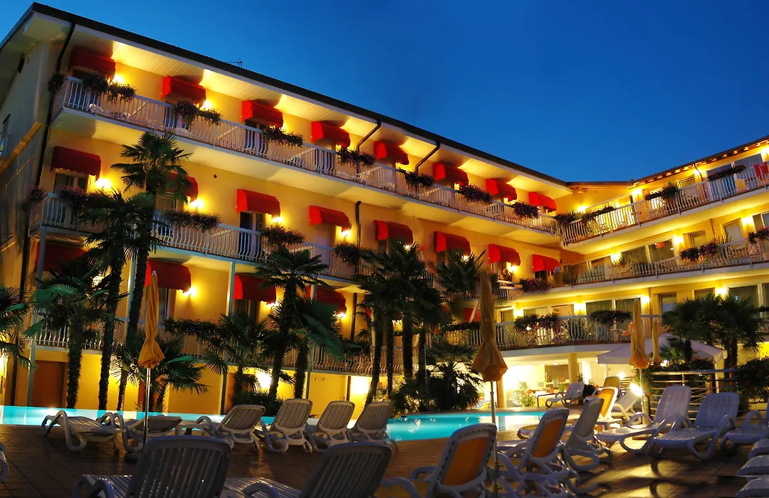 Hotel Capri Bardolino 3S-1
