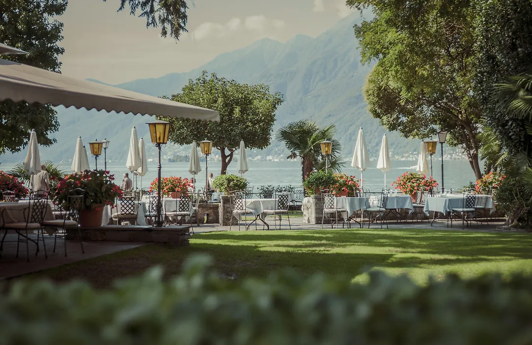 Hotel Castello Seeschloss, lake&pool castle-1