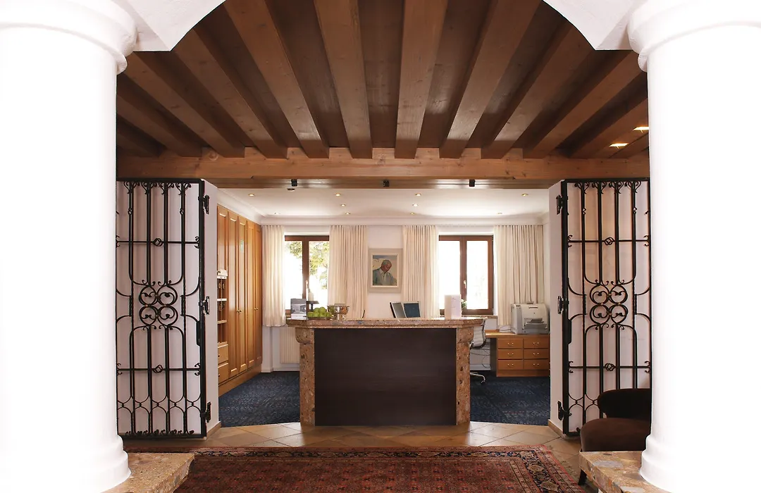 Hinterwies – Ski In / Lodge / Dine-1