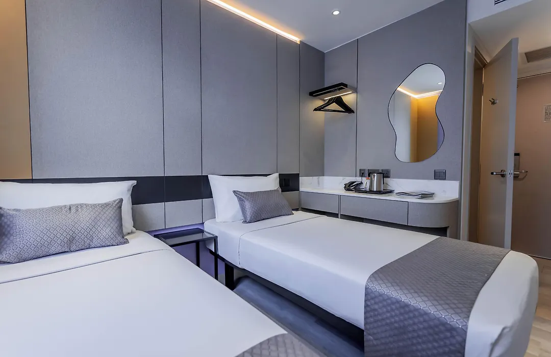 Hotel 81 Palace - NEWLY RENOVATED-1