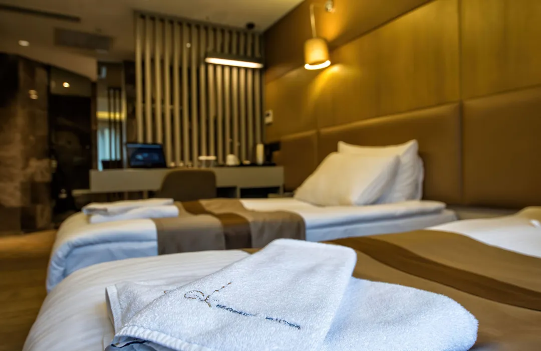 Gk Regency Suites Hotel-1