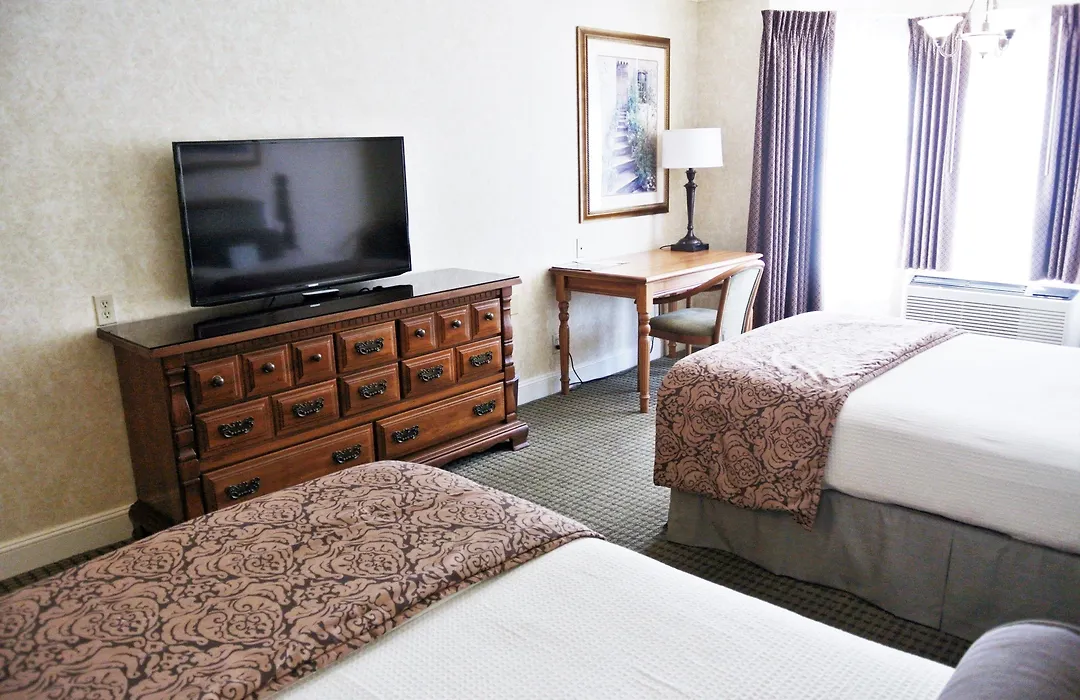 Cow Hollow Inn And Suites-1