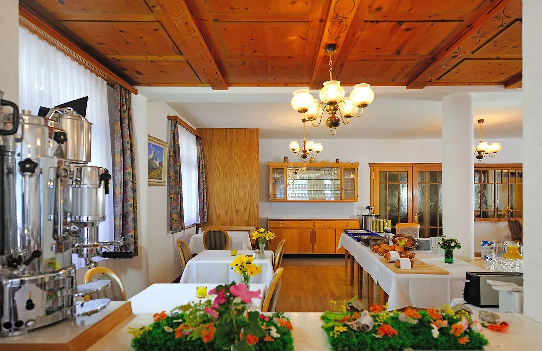 Hotel Alphubel-1