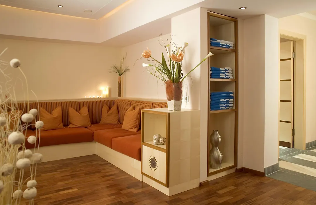 Hotel Alpina-1