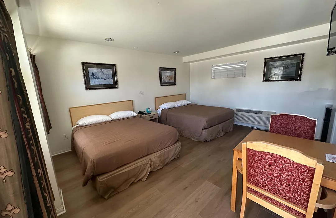 Jolly Roger Hotel-1