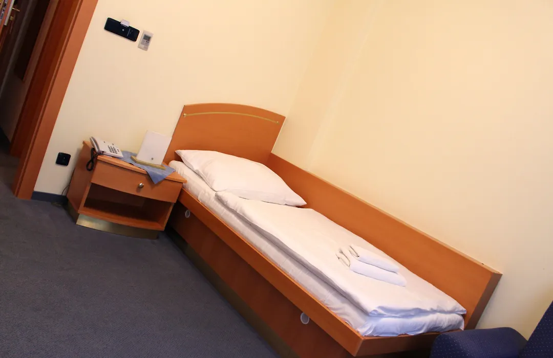 Hotel Ruze-1