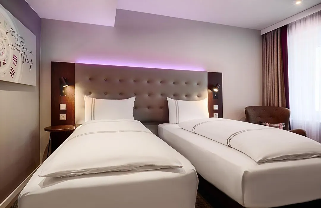 Premier Inn Köln City Centre-1