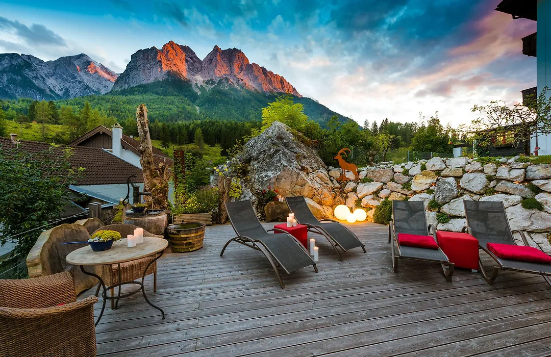 Bayern Resort Hotel - Adults only - mit Zugspitzblick - Eibsee-Nähe - Wellnessbereich - Naturpool im Sommer-1