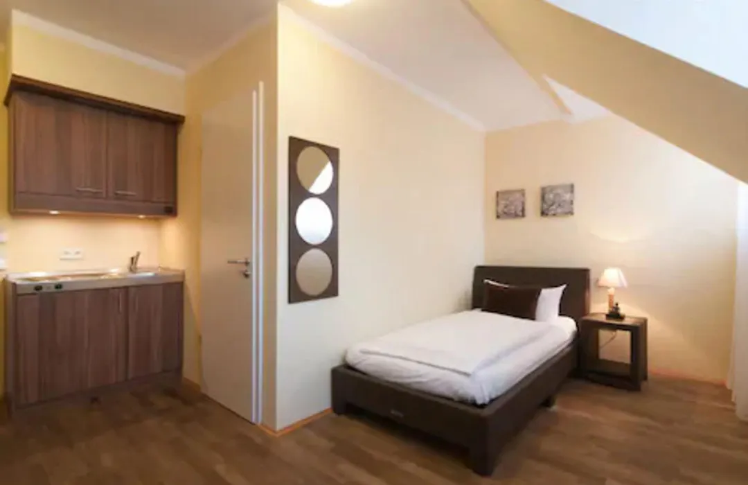 GuestHouse Heidelberg-1