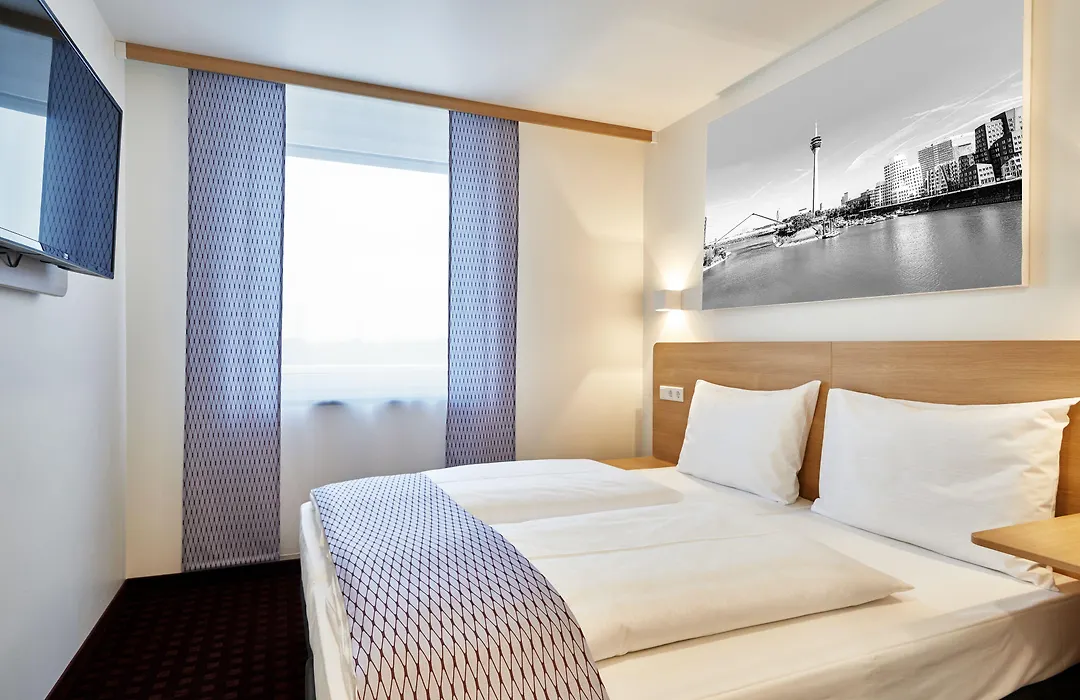 McDreams Hotel Düsseldorf-City-1