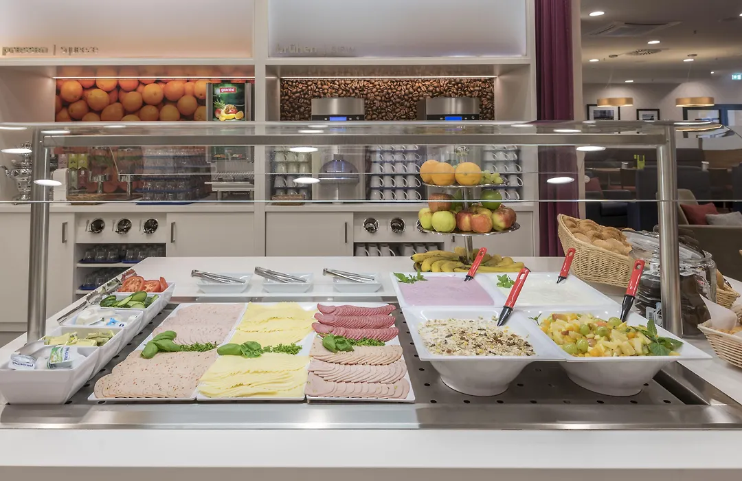 Hampton By Hilton Munich City West-1