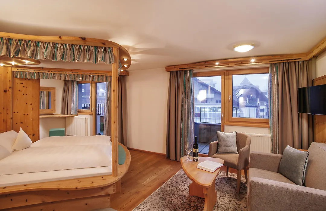 Hotel Piz Buin-1