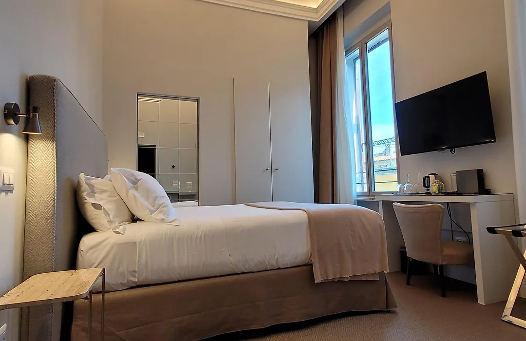 Domus 21 Luxury Suites-1