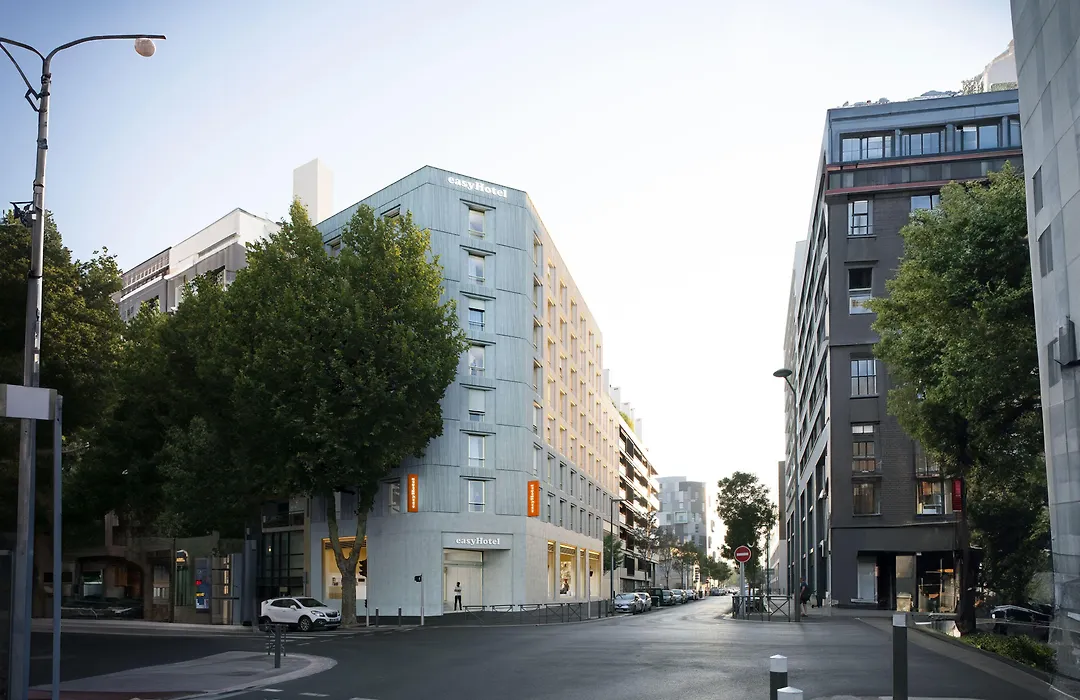 Easyhotel Marseille Euromed-1