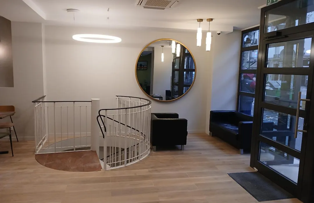 Source Hotel-1