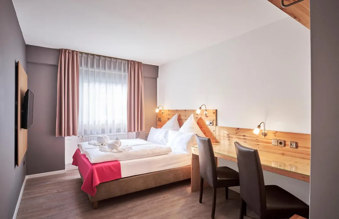 Luna Inn Stuttgart City-1