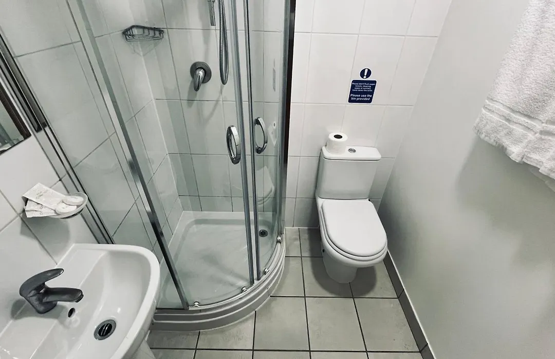 Arriva Hotel-1