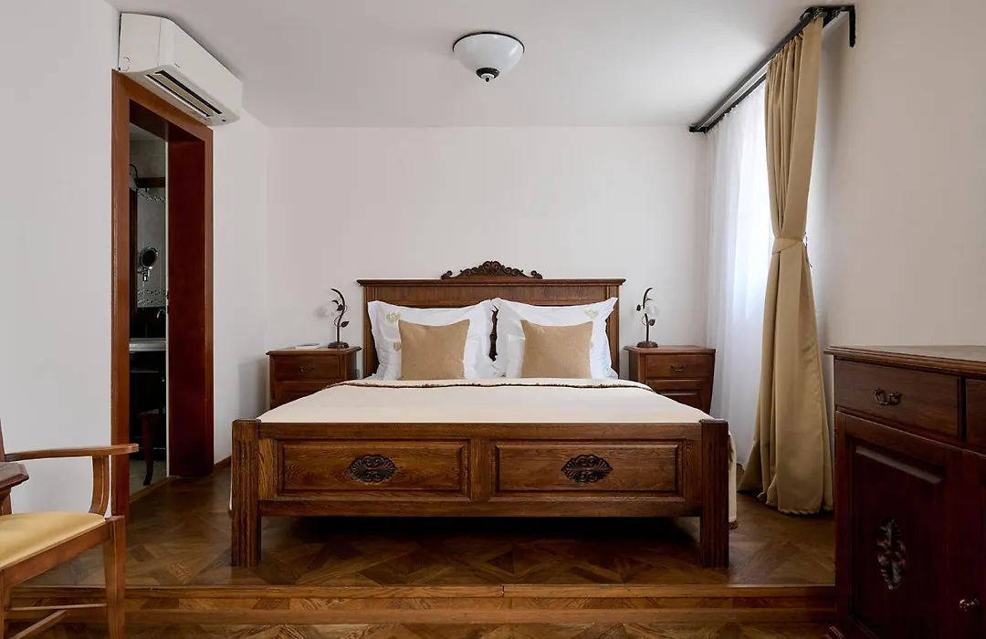 Hotel Residence U Cerneho Orla-1