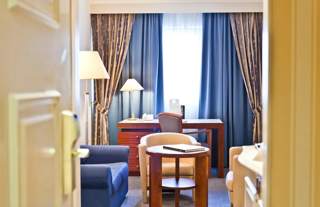 Hotel Le Chatelain-1