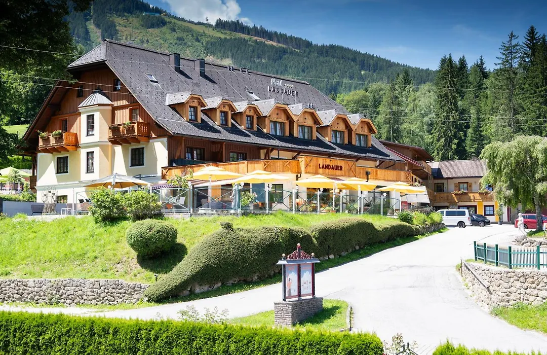 Hotel Vitaler Landauerhof-1