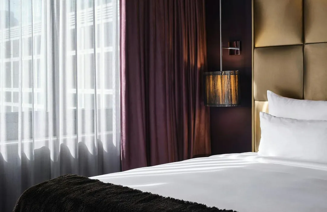 Roomers Frankfurt Central, Autograph Collection-1