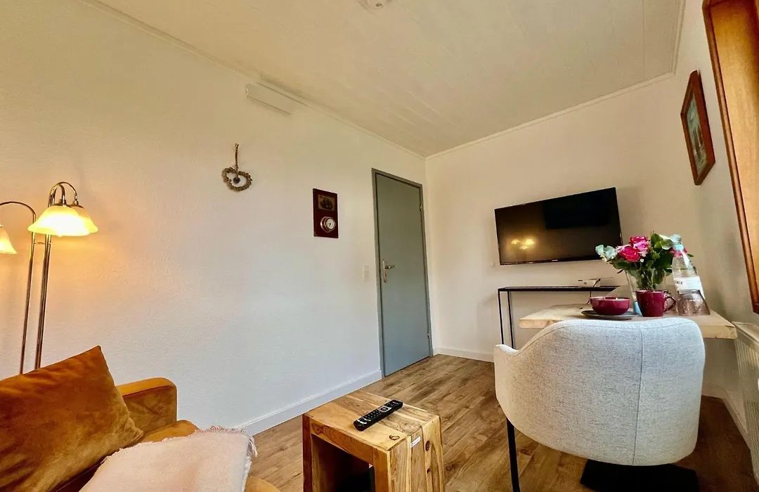 Kapitänshaus Lassen - Zimmer Nes Pük-1