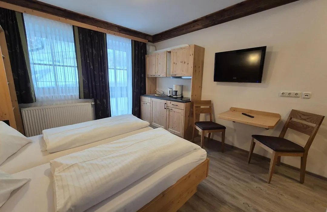 Apparthotel Kirchgasser-1