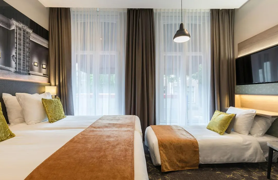 Leonardo Hotel Amsterdam Museum Quarter-1