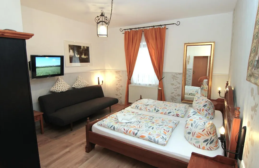 Kreuzerhof Hotel Garni-1