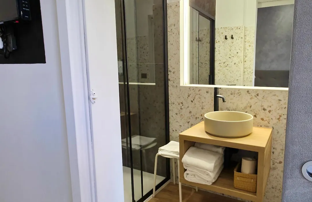 Amoroma Suite-1