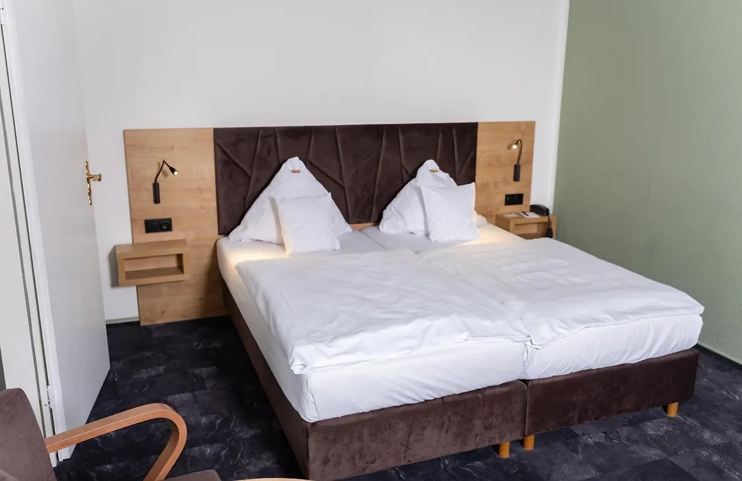 Hotel Alpha-1