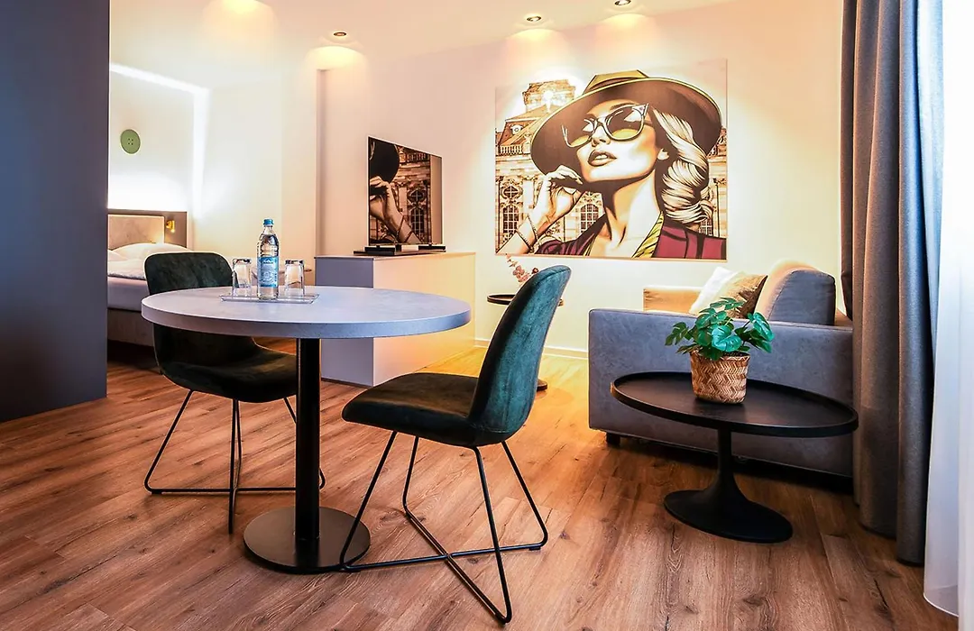 Hotel Am Triller - Hotel & Serviced Apartments - Pool & Relax Lounge-1