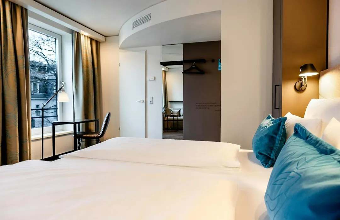 Motel One Dresden - Palaisplatz-1