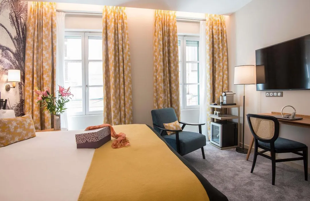 Mercure Nice Marche Aux Fleurs-1