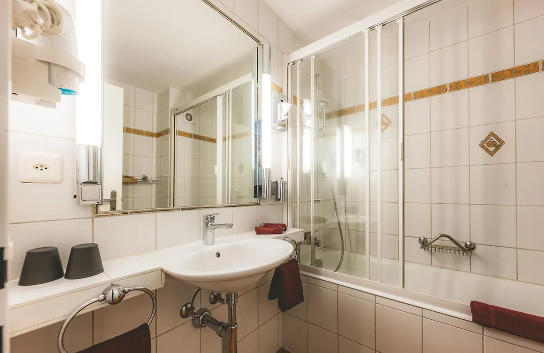 Hotel Alfa Superieur - Leukerbad-Therme-1